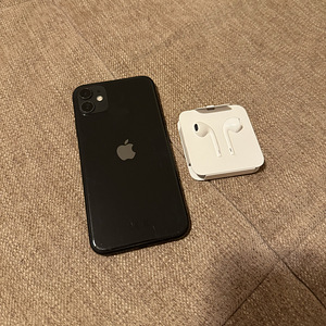 iPhone 11 128 ГБ (1 фото из 1)