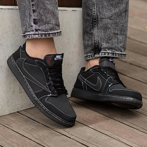 NIKE Air Jordan 1 Retro Low OG SPx Travis Scott (1 foto / 10)