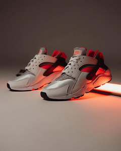 Nike Air Huarache - Metallic Silver/Infrared 23 (1 foto / 6)
