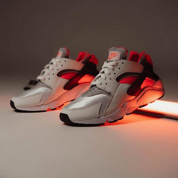 Nike Air Huarache - Metallic Silver/Infrared 23