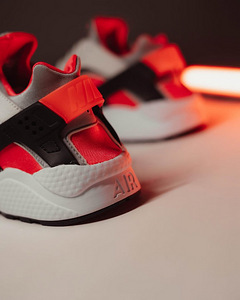 Nike Air Huarache - Metallic Silver/Infrared 23 (2 foto / 6)