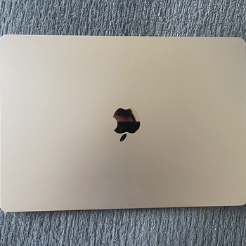 MacBook Air (15-tolline, M2, 2023)