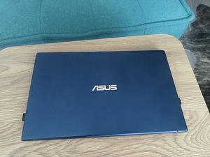 Ноутбук Asus ZenBook (2 фото из 9)