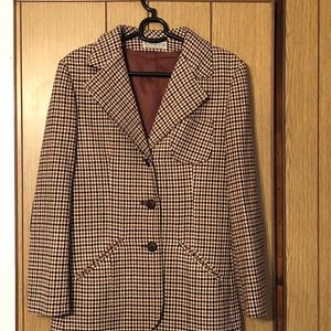 Stiilne naiste pintsak-mantel voodril, 100% Virgin Wool (2 foto / 3)