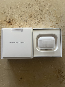 Uued Apple AirPods Pro (2. põlvkond, USB-C) (2 foto / 2)
