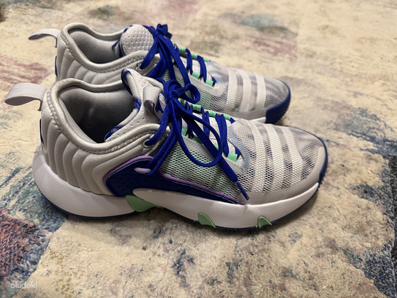Кроссовки Adidas размер 40