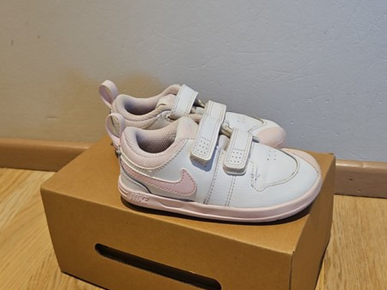 Кроссовки Nike