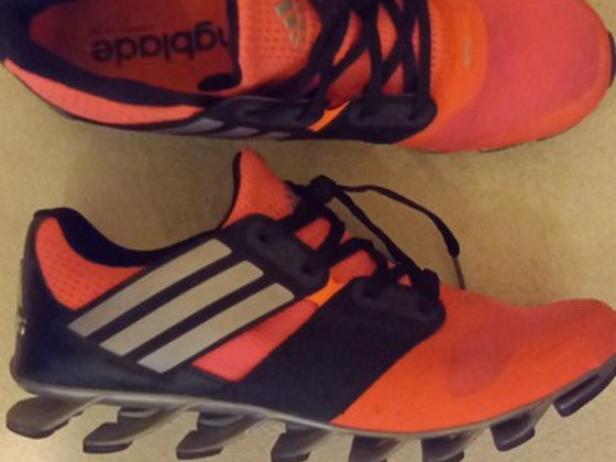 Adidas tossud.