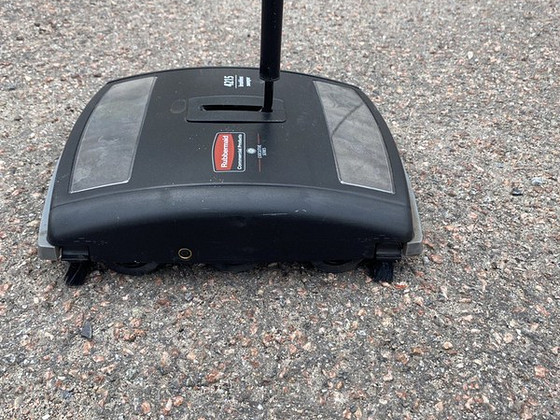 Механический ковровый очиститель Rubbermaid