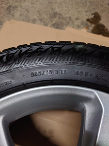 Шины Ford 235 55 17 Диски E7.5J x17H2 ET55 Датчики давления (7 фото из 10)