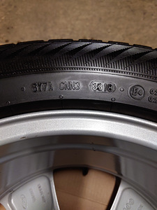 Шины Ford 235 55 17 Диски E7.5J x17H2 ET55 Датчики давления (9 фото из 10)