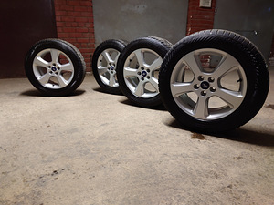 Шины Ford 235 55 17 Диски E7.5J x17H2 ET55 Датчики давления (10 фото из 10)