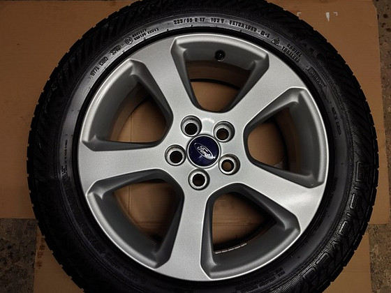 Шины Ford 235 55 17 Диски E7.5J x17H2 ET55 Датчики давления