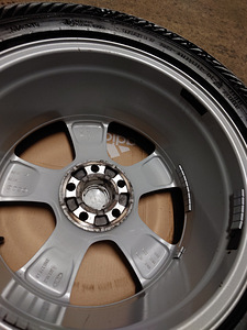 Шины Ford 235 55 17 Диски E7.5J x17H2 ET55 Датчики давления (4 фото из 10)