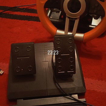 Rool ja pedaalid PlayStationi jaoks