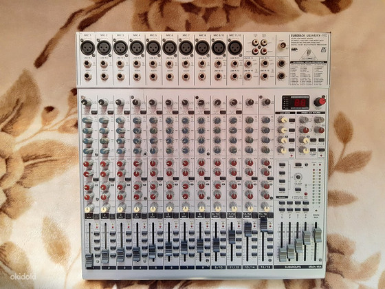 Микшерный пульт BEHRINGER EURORACK UB 2442FX-PRO