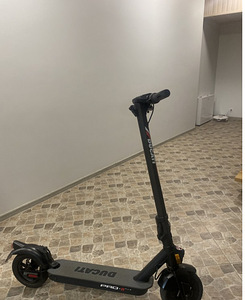 Elektri tõukeratas (1 foto / 4)