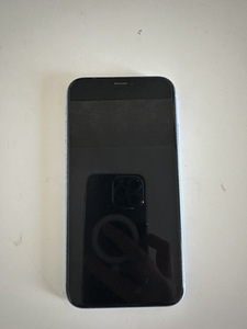iPhone XR (2 фото из 8)