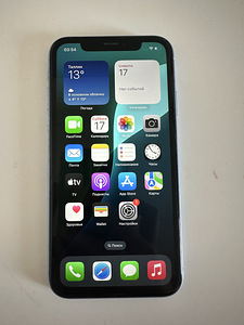 iPhone XR (6 фото из 8)