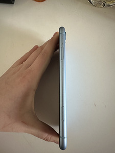 iPhone XR (7 фото из 8)