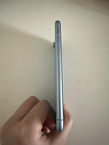 iPhone XR (8 фото из 8)