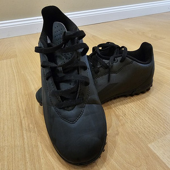 Adidas jalgpallijalatsid s.34