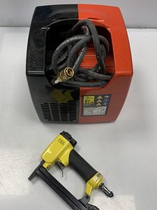 Воздушный компрессор Black&Decker 1100w + Пистолет FXA (3 фото из 6)