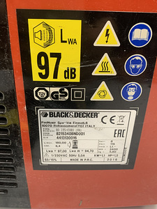 Воздушный компрессор Black&Decker 1100w + Пистолет FXA (4 фото из 6)