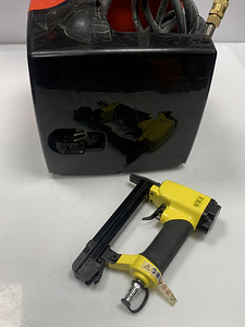 Воздушный компрессор Black&Decker 1100w + Пистолет FXA (6 фото из 6)