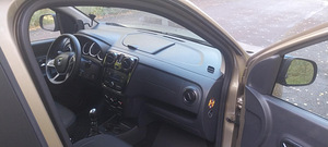 Dacia Lodgi 2020 (8 фото из 15)