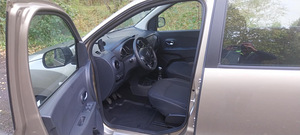 Dacia Lodgi 2020 (9 фото из 15)