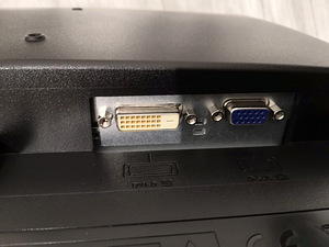 BENQ GL2250 monitor (2 foto / 3)