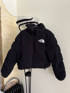 North Face nuptse куртка, M (1 фото из 1)