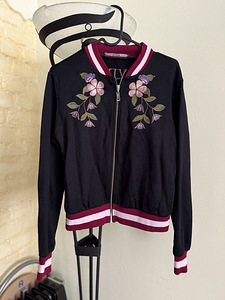 Бомбер Guess, S (1 фото из 2)