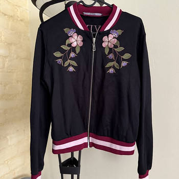Guess bomber , S