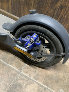 Самокат Xiaomi Scooter Mi 3 + зарядка (6 фото из 6)