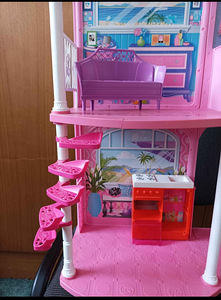 Barbie nukumaja / nukkude maja (2 foto / 6)