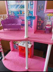 Barbie nukumaja / nukkude maja (3 foto / 6)
