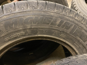 MICHELIN AGILIS 215/70R15C (1 фото из 3)