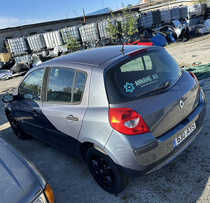 RENAULT CLIO 1,2 BENSIIN VARUOSAD (3 foto / 9)