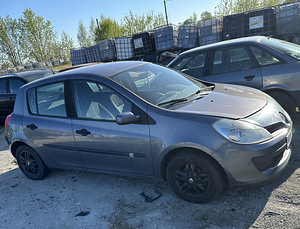 RENAULT CLIO 1,2 BENSIIN VARUOSAD (4 foto / 9)
