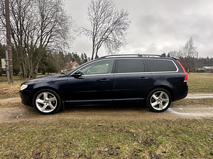 Продается Volvo V70 (2 фото из 6)