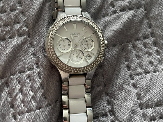 Часы DKNY