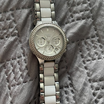 DKNY kellad