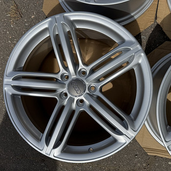 21" оригинальные диски Audi Q7 Peeler 5x130