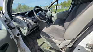 Opel Vivaro 2014 (2 foto / 8)