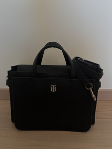 Müüa originaalne Tommy Hilfiger kott (1 foto / 5)