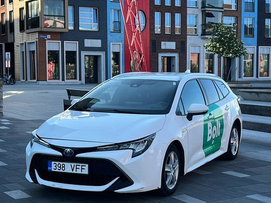 Аренда Toyota Hybrid/LPG для работы в ТАКСИ ПО ЛУЧШИМ ЦЕНАМ