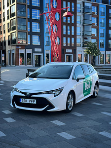 Toyota Hybrid/LPG TAKSO Töötamiseks PARIMA HINNAGA RENT (1 foto / 2)