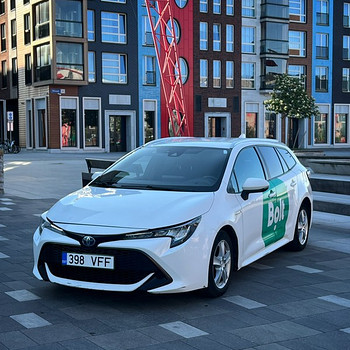 Toyota Hybrid/LPG TAKSO Töötamiseks PARIMA HINNAGA RENT
